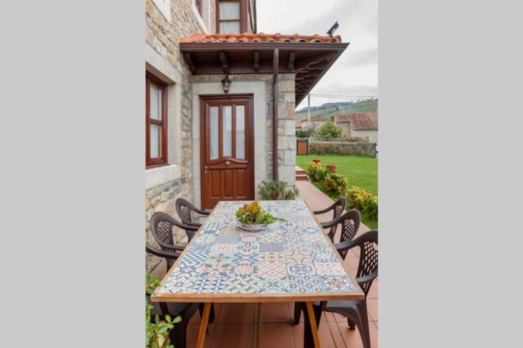 La Casona De La Bisa Villa Colombres Exteriör bild